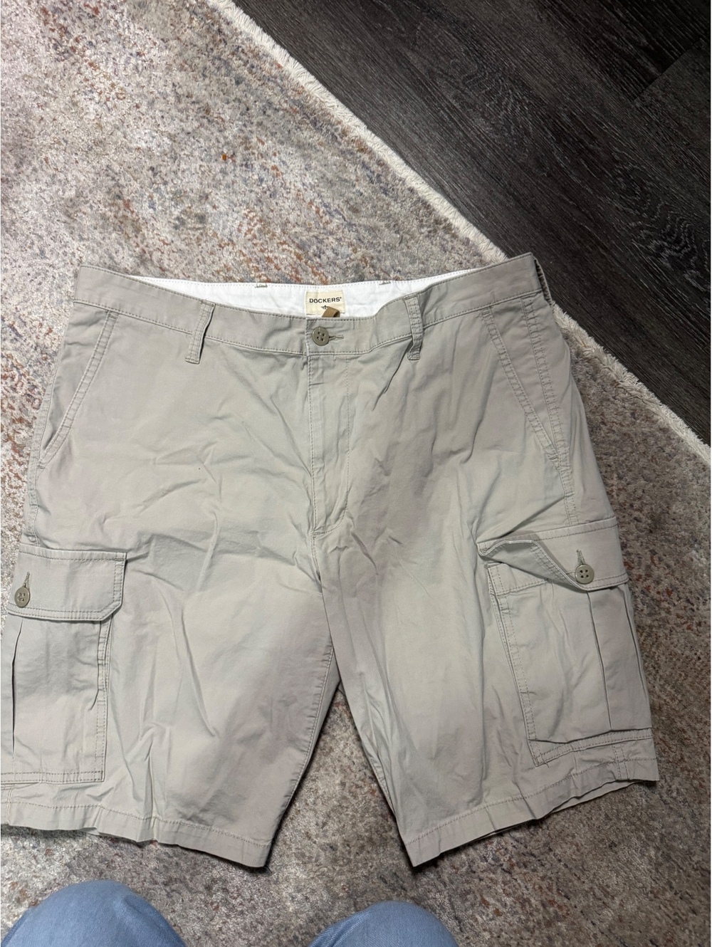 Dockers men's cargo shorts size 36 khaki utility pockets